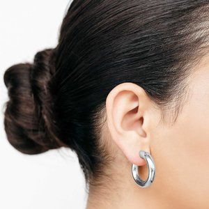 NWT Jennifer Fisher Natasha Huggies